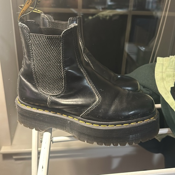 Dr.Martens Chelsea Platform Lug Sole - Picture 3 of 5